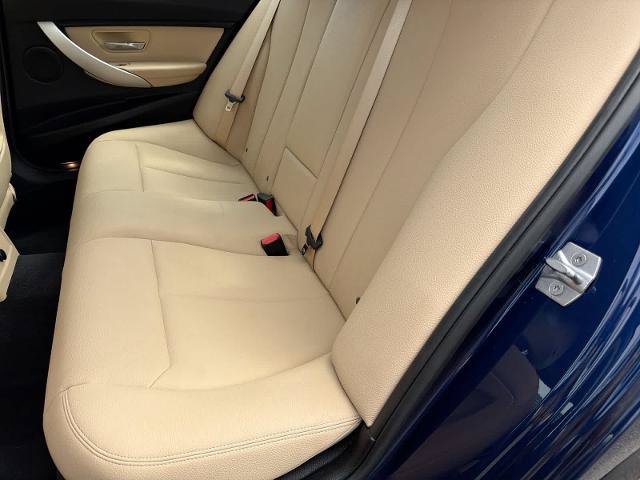 Used 2018 BMW 320i xDrive Sedan w/ Convenience Package AWD/4WD image 21