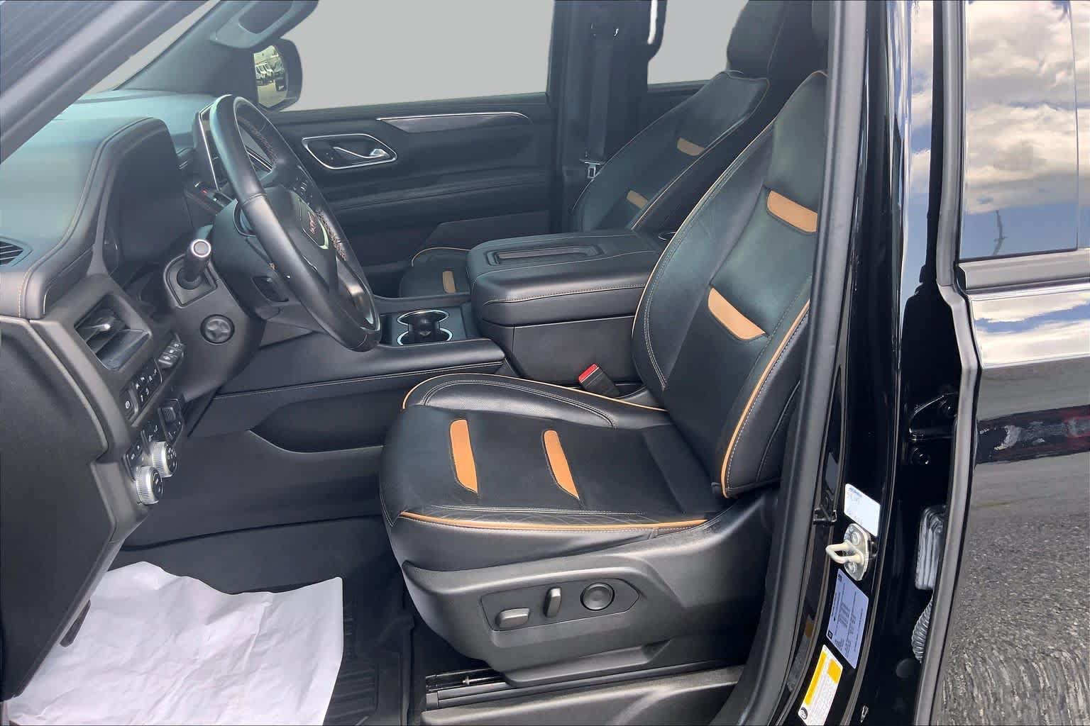 Used 2021 GMC Yukon XL AT4 w/ AT4 Premium Plus Package AWD/4WD image 8