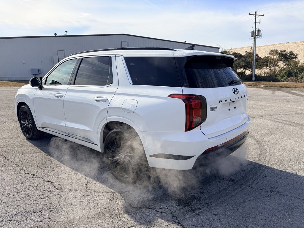 Used 2024 Hyundai Palisade Calligraphy image 2