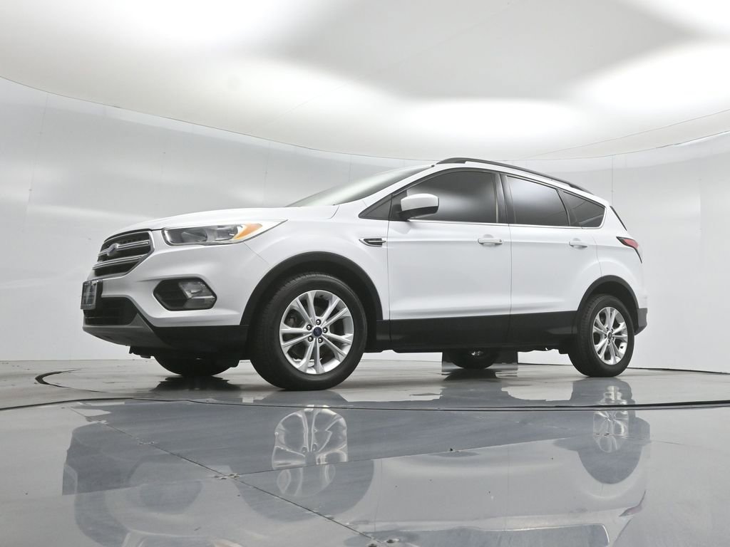 Certified 2018 Ford Escape SE FWD image 44