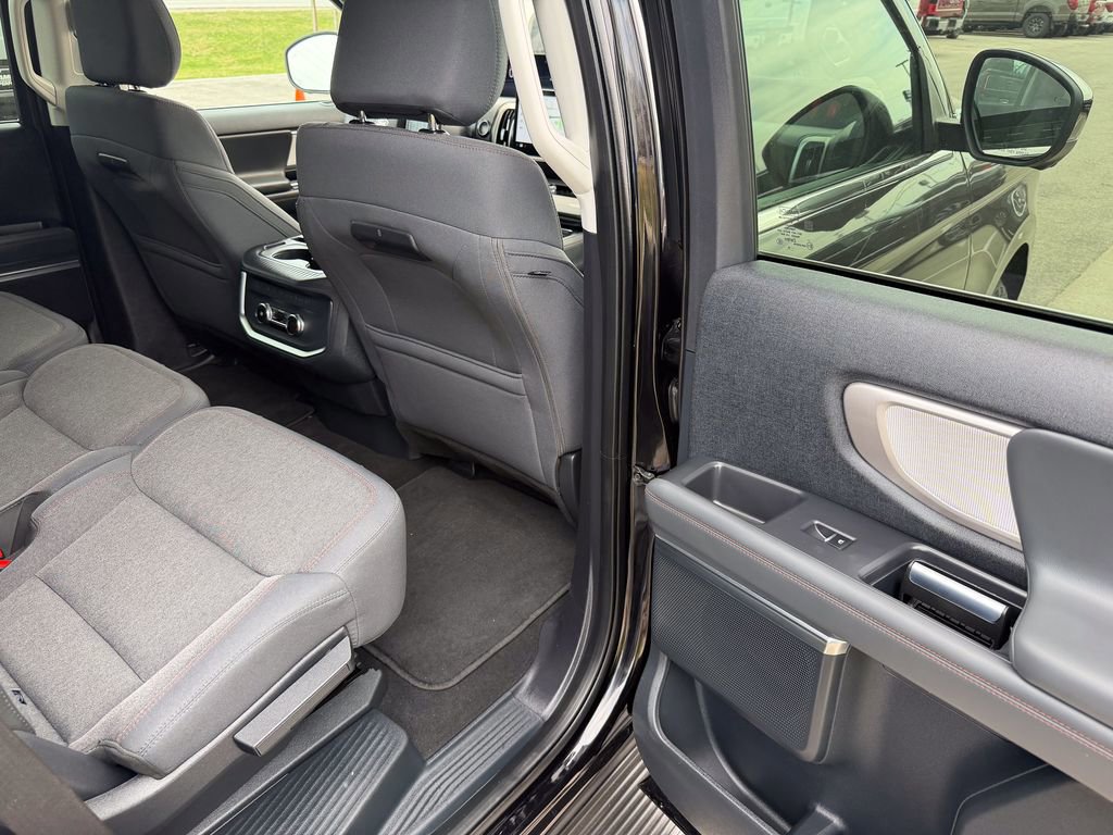 Certified 2025 Ford Expedition Active image 18