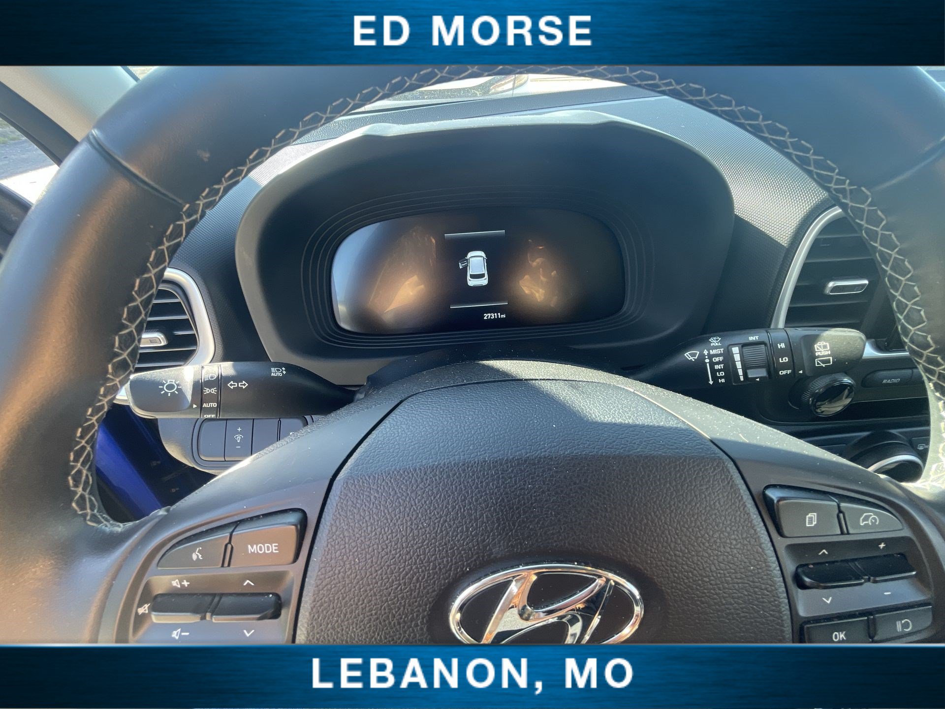 Used 2025 Hyundai Venue SEL FWD image 11