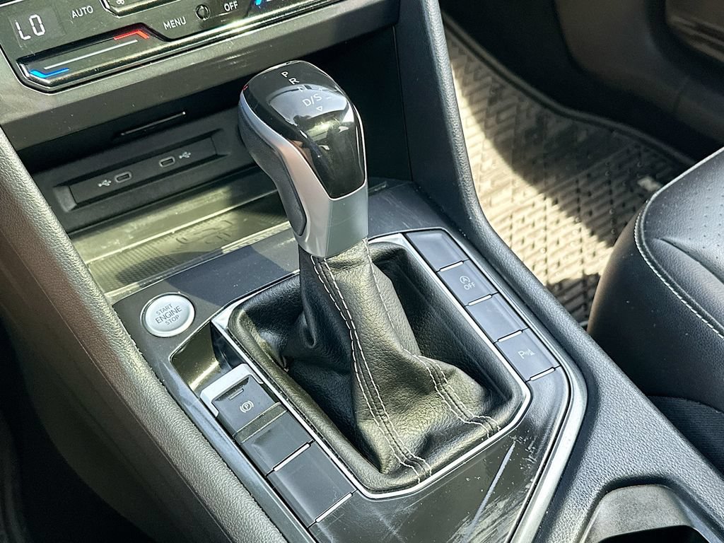 Used 2024 Volkswagen Tiguan SE R-Line FWD image 22