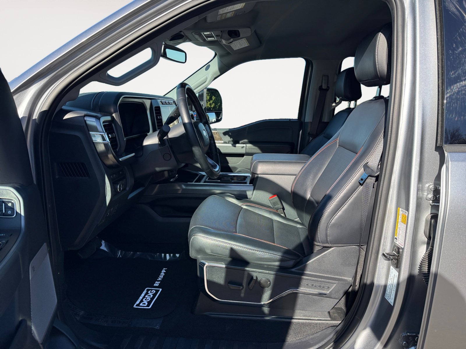 Certified 2024 Ford F250 Lariat w/ Sport Appearance Package image 10