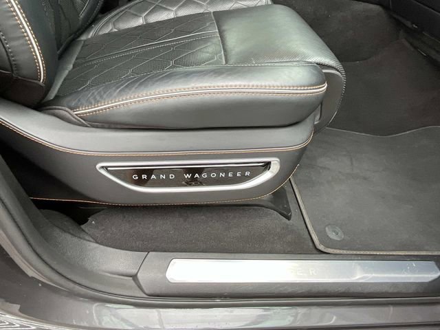 Used 2024 Jeep Grand Wagoneer L Series III AWD/4WD image 32