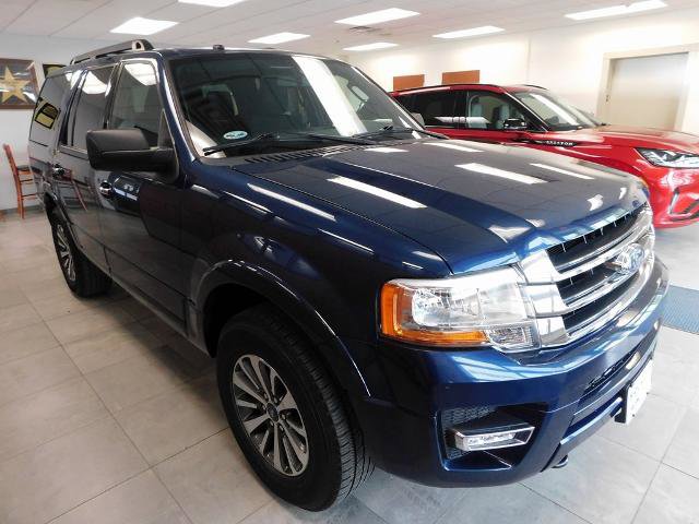 Certified 2017 Ford Expedition XLT image 3