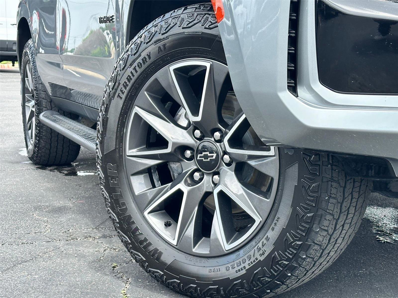 Used 2024 Chevrolet Tahoe Z71 w/ Luxury Package image 7