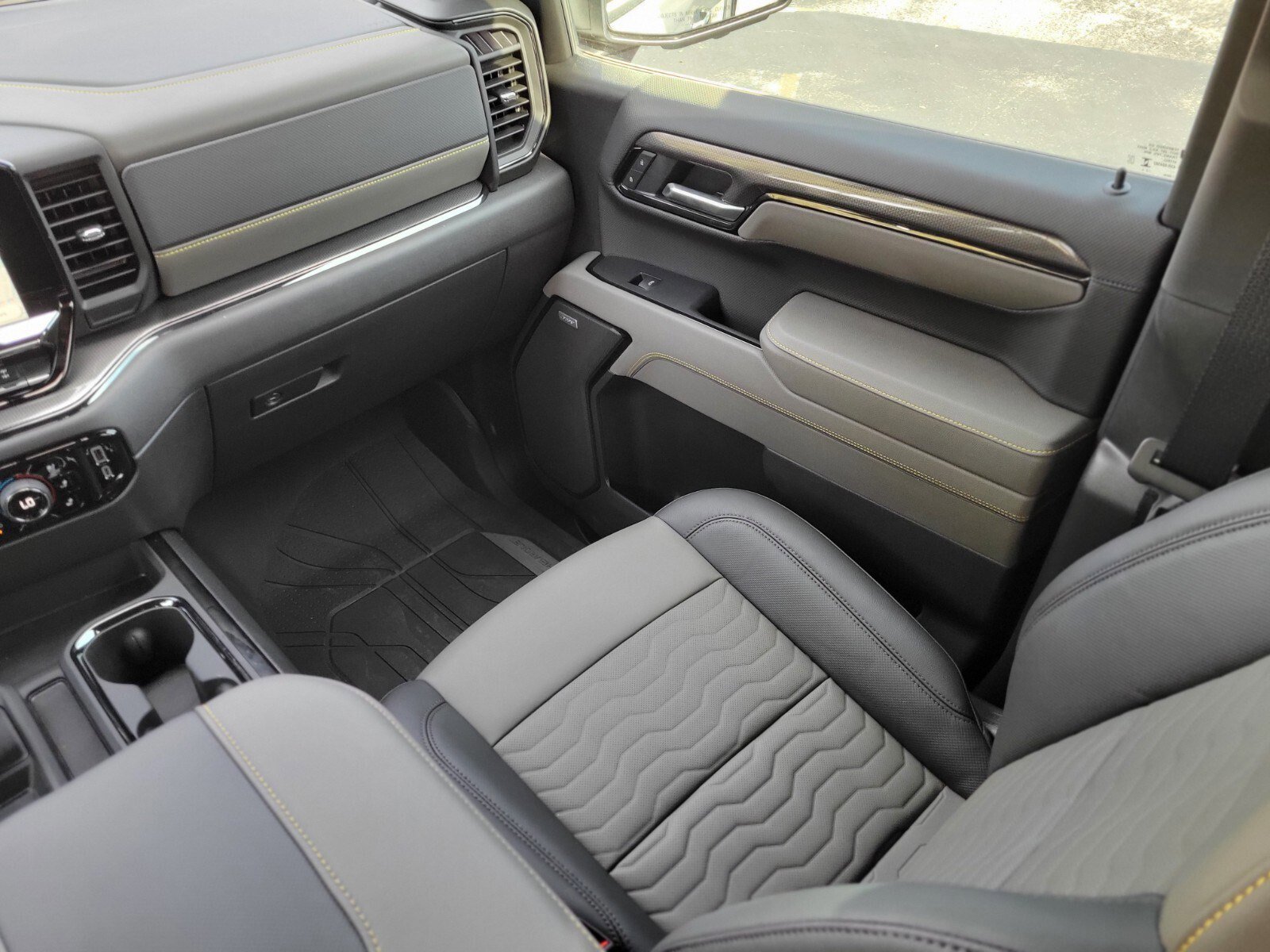 Used 2025 Chevrolet Silverado 1500 ZR2 image 16