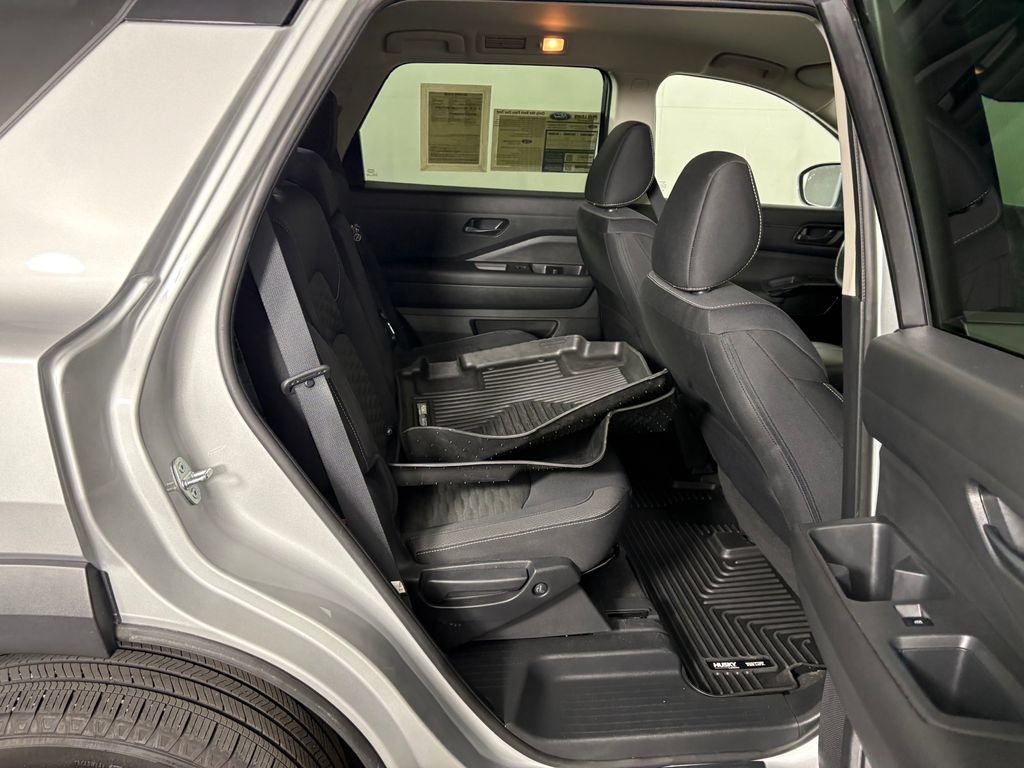 Used 2023 Nissan Pathfinder SV AWD/4WD image 35