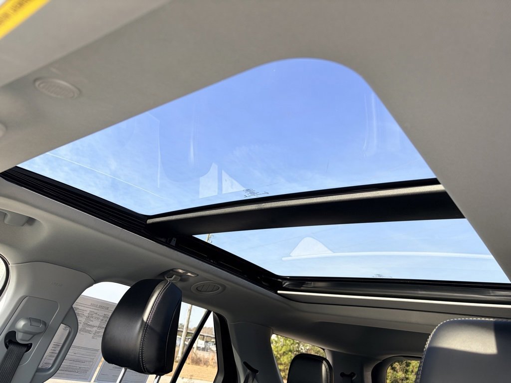 Certified 2021 Ford Explorer XLT w/ Equipment Group 202A image 18