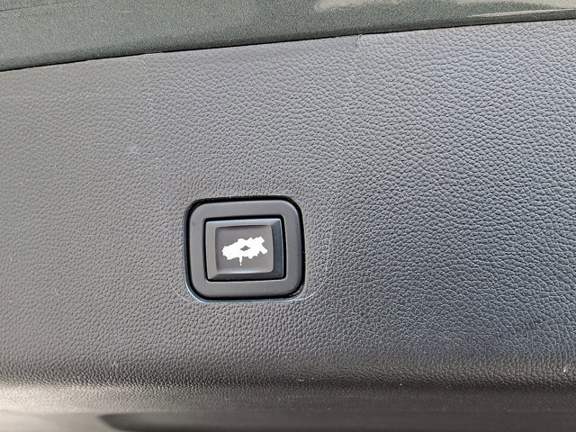 Used 2022 Chevrolet Traverse LT AWD/4WD image 32