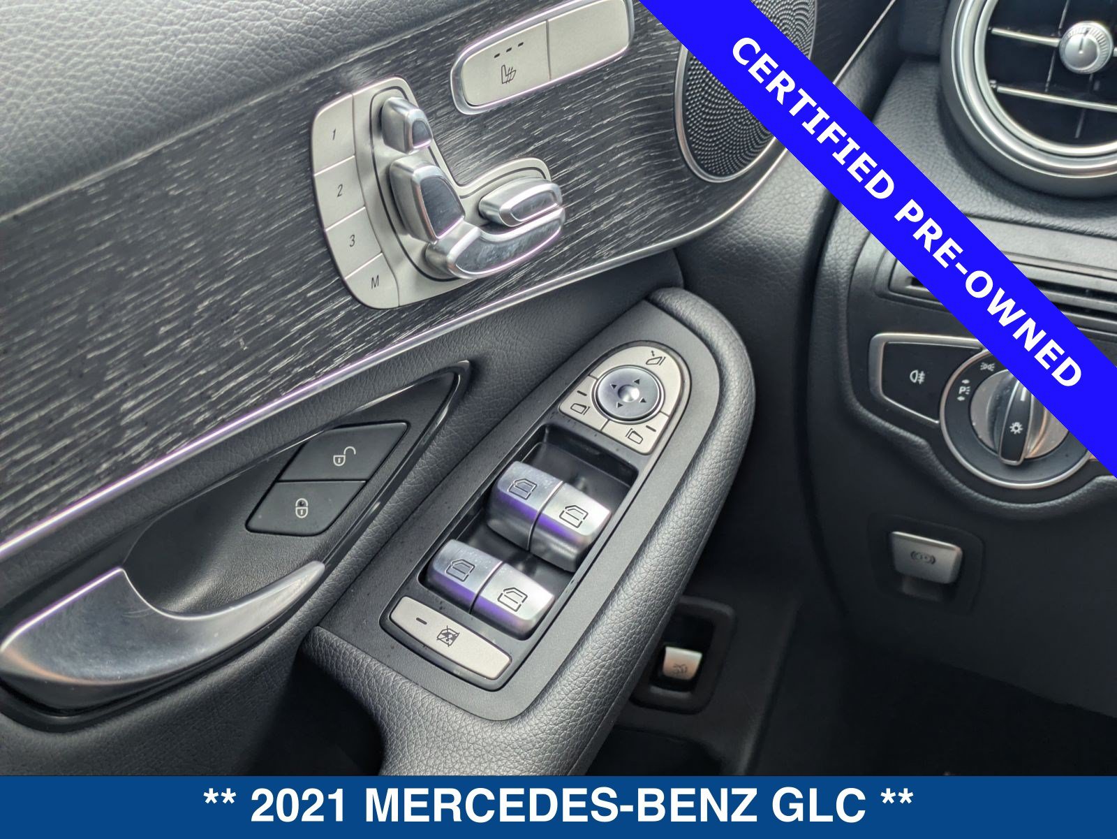 Used 2021 Mercedes-Benz GLC 300 4MATIC image 25