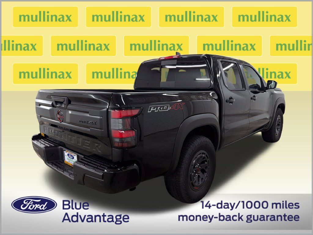Used 2026 Nissan Frontier PRO-4X AWD/4WD image 3
