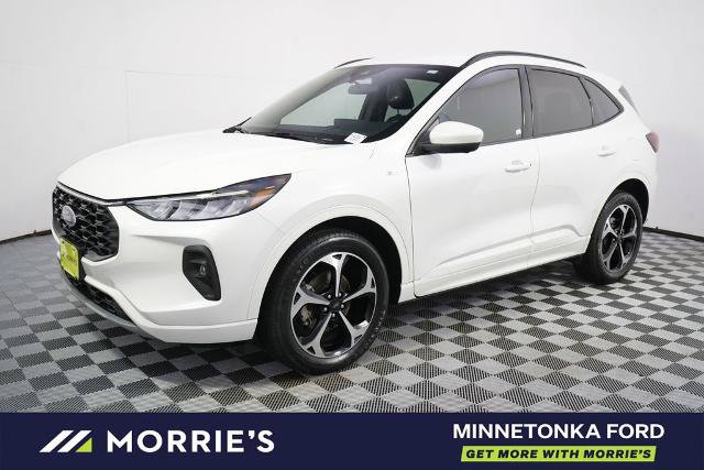 Certified 2023 Ford Escape ST-Line Select w/ Tech Pack #2 AWD/4WD image 2
