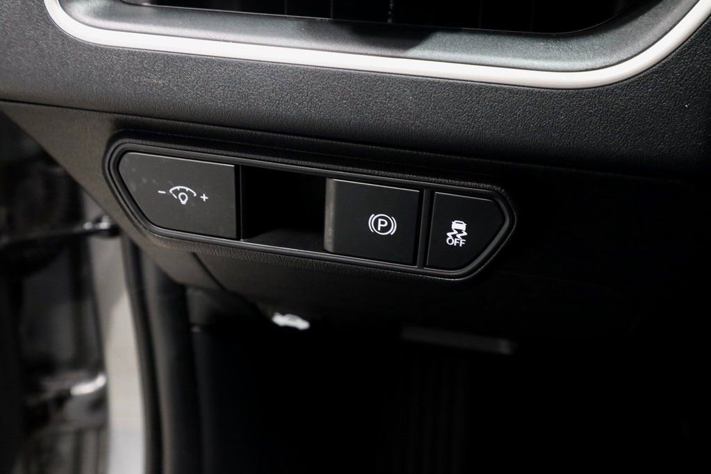 Used 2025 Kia K4 LXS image 26