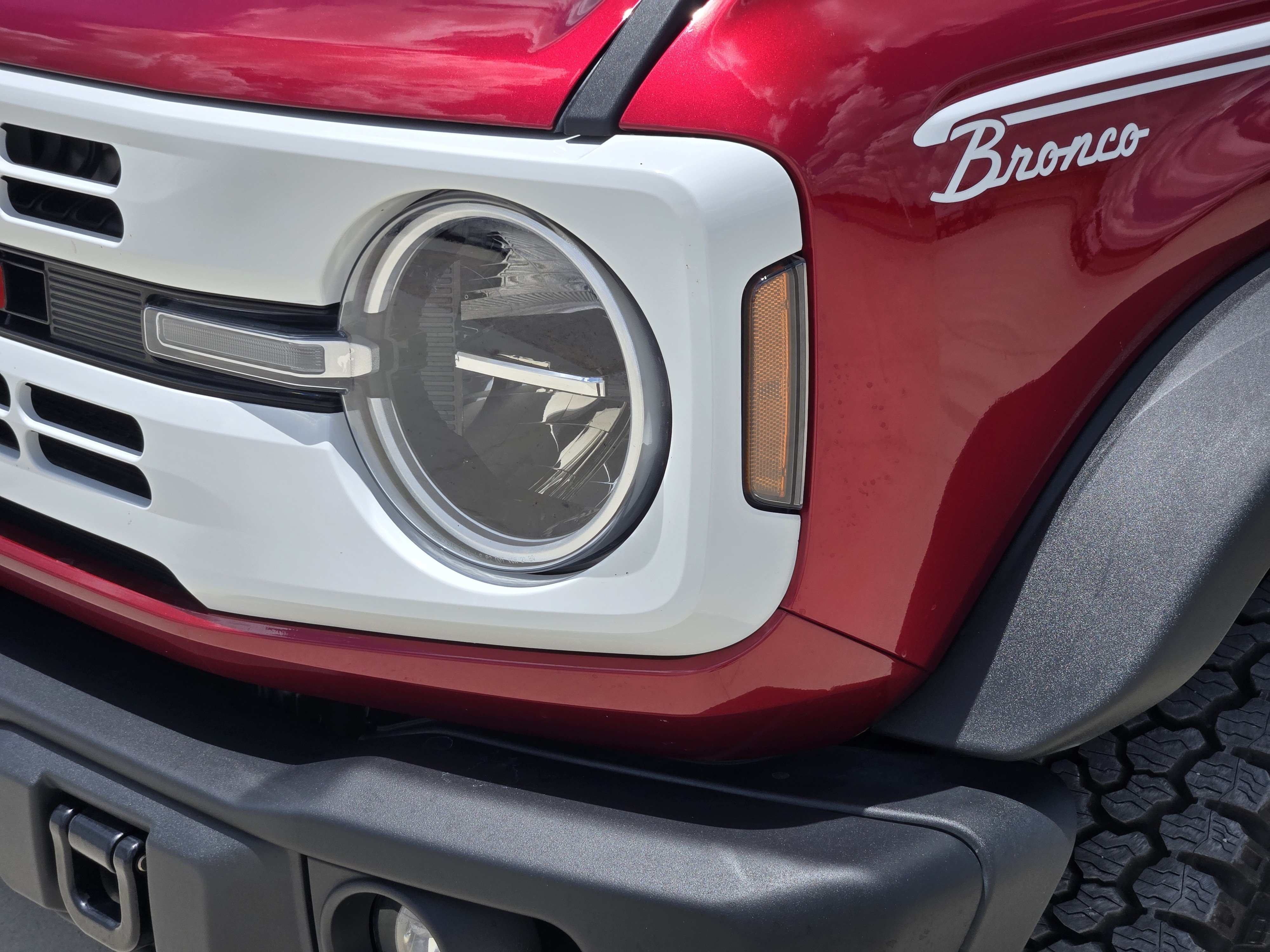 Certified 2025 Ford Bronco Heritage Edition AWD/4WD image 9