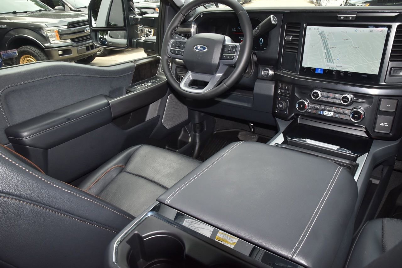 Certified 2025 Ford F250 Lariat w/ Black Appearance Package AWD/4WD image 15