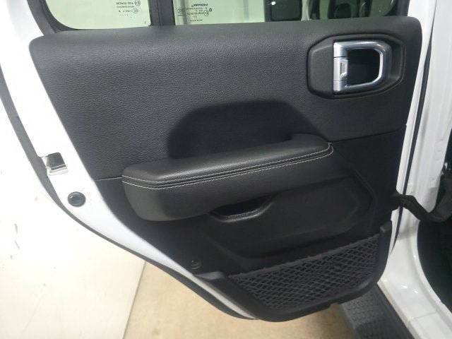 Used 2021 Jeep Wrangler Unlimited Sahara AWD/4WD image 14