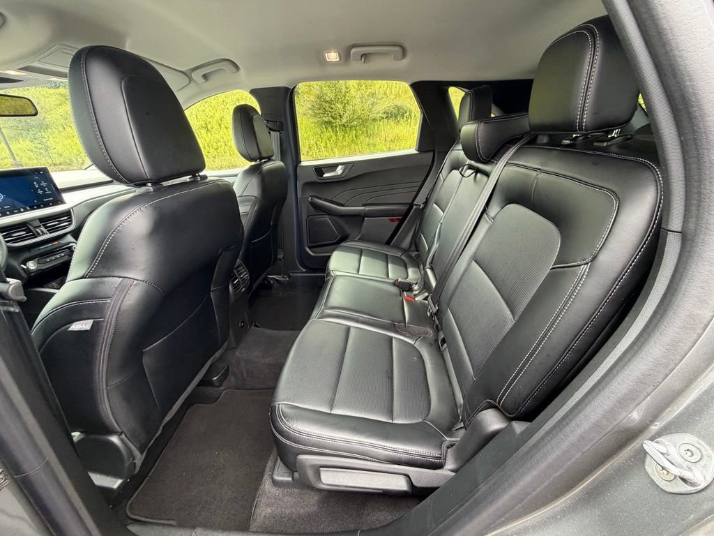 Certified 2025 Ford Escape Platinum AWD/4WD image 53