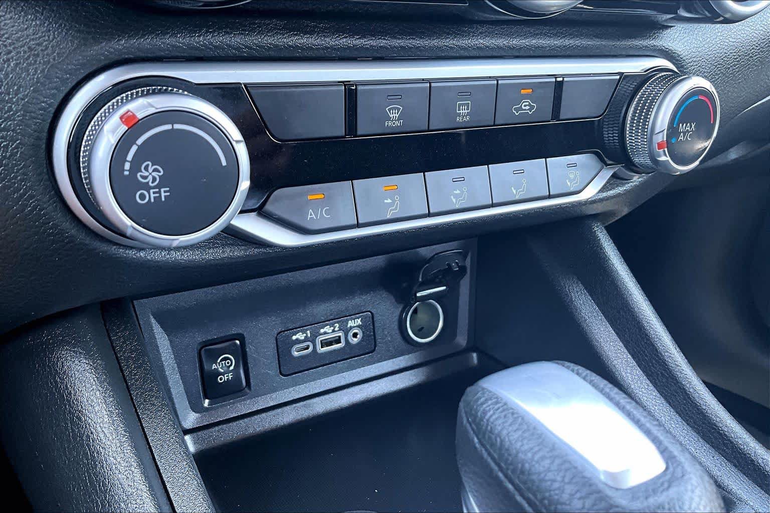 Used 2025 Nissan Sentra SV FWD image 34