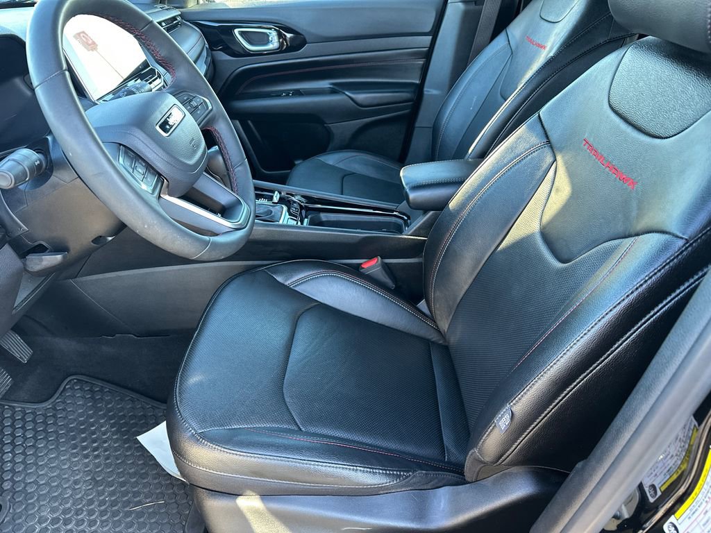 Used 2025 Jeep Compass Trailhawk w/ Trailhawk Elite Group image 9