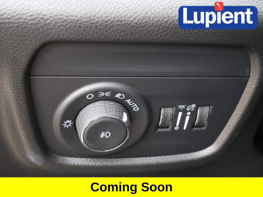 Used 2023 Jeep Grand Cherokee L Limited w/ Luxury Tech Group II image 17
