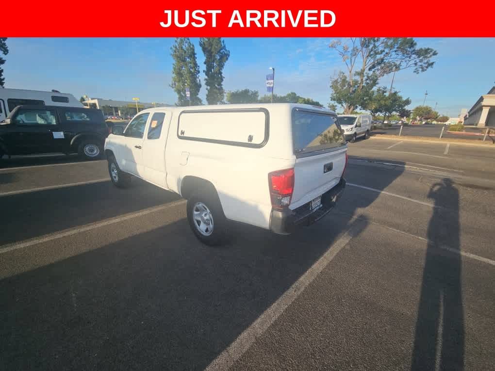 Used 2023 Toyota Tacoma SR RWD image 5