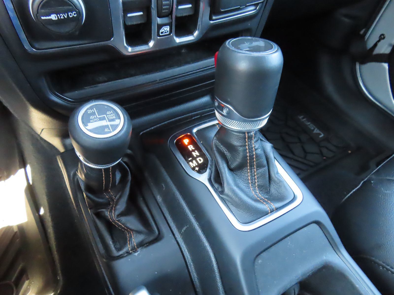 Used 2023 Jeep Wrangler Unlimited Sahara image 28