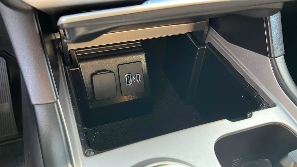 Certified 2023 Ford Explorer XLT RWD image 18