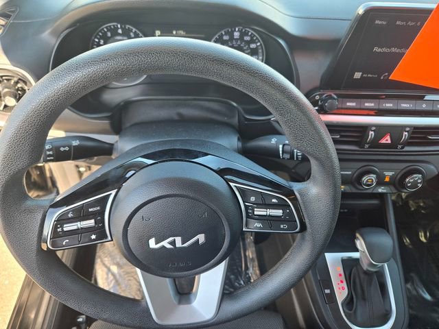 Used 2023 Kia Forte LXS w/ LXS Technology Package FWD image 19