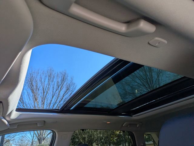 Used 2025 Nissan Rogue SL w/ SL Premium Package image 24