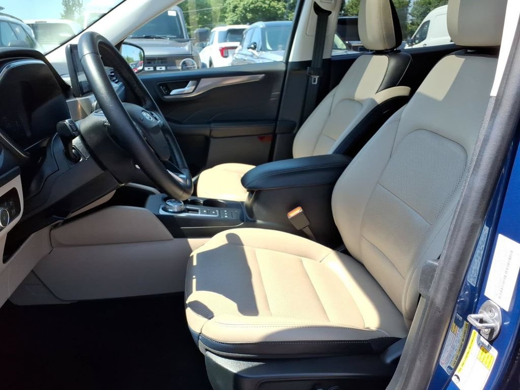 Certified 2022 Ford Escape Titanium FWD image 13
