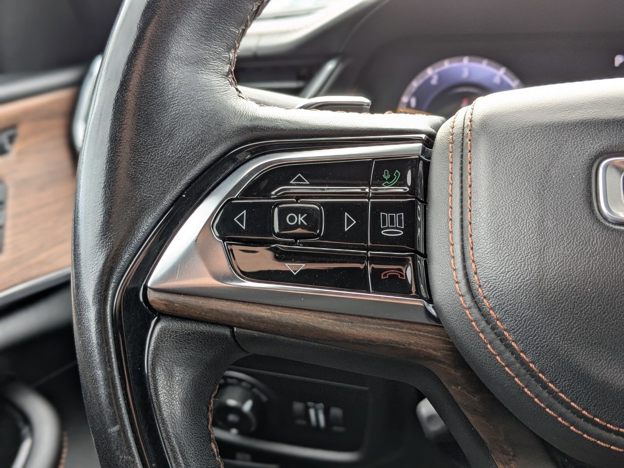 Used 2021 Jeep Grand Cherokee L Summit w/ Advanced Protech Group IV image 34