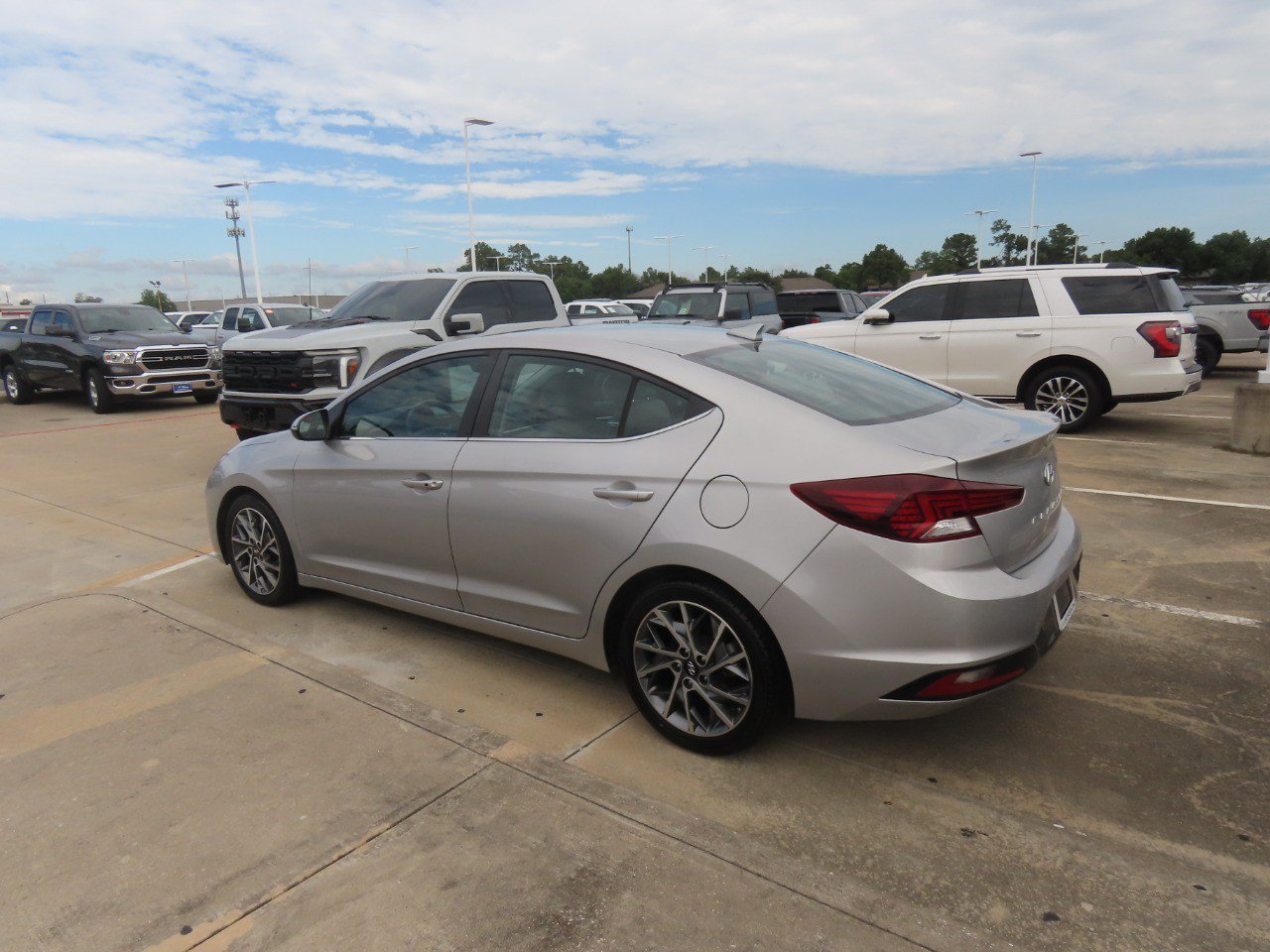 Used 2020 Hyundai Elantra Limited w/ Ultimate Package 03 FWD image 14