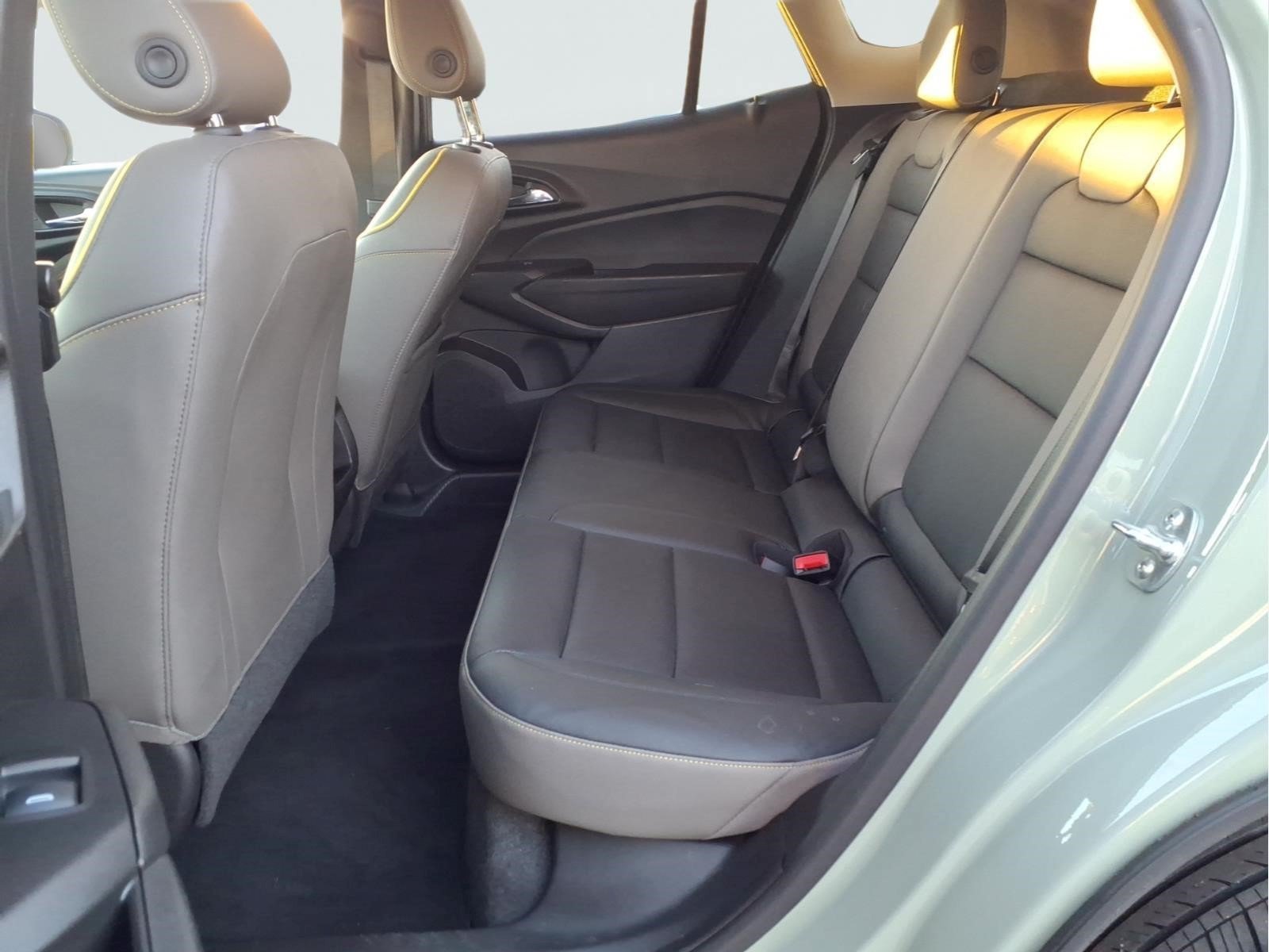 Used 2025 Chevrolet Trax ACTIV w/ Driver Confidence Package FWD image 19