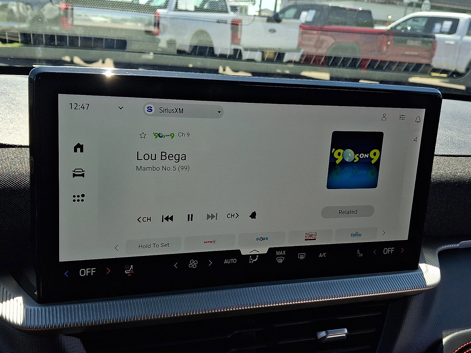 Certified 2025 Ford Explorer ST-Line AWD/4WD image 23