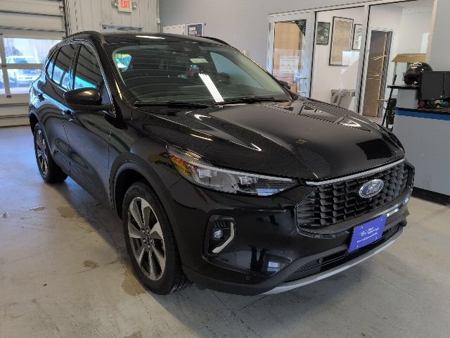 Certified 2023 Ford Escape Platinum AWD/4WD image 7
