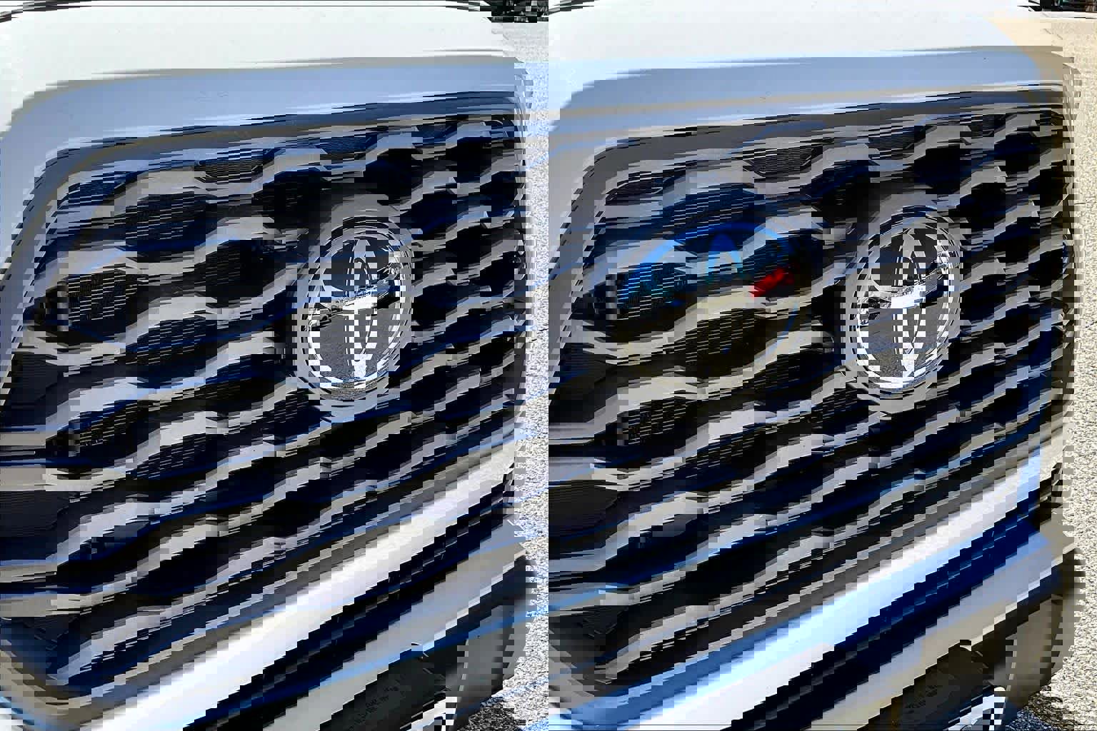 Used 2023 Toyota Tacoma TRD Off-Road AWD/4WD image 32