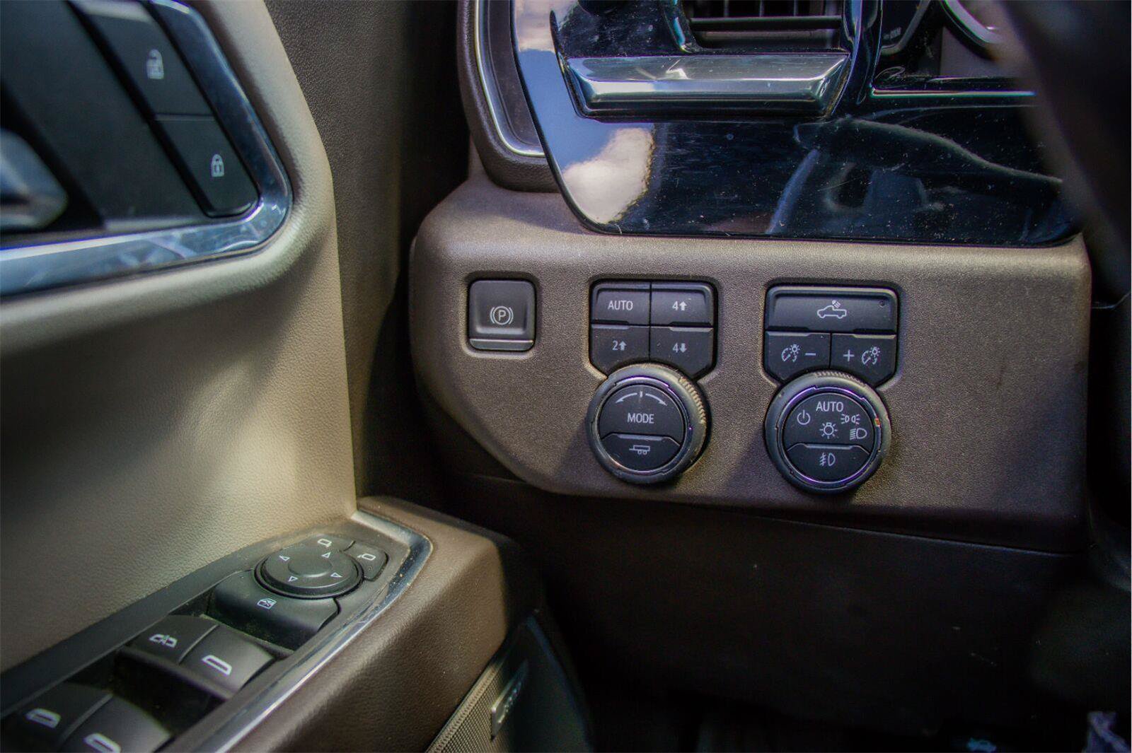 Used 2023 Chevrolet Silverado 1500 RST AWD/4WD image 13