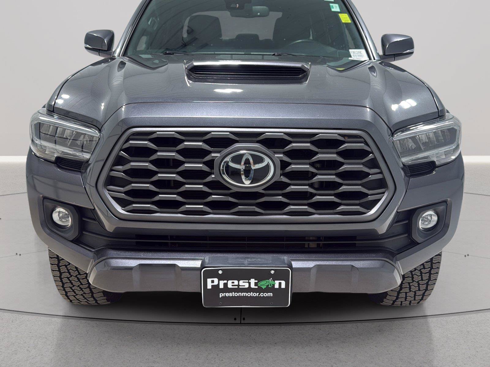 Used 2021 Toyota Tacoma TRD Sport w/ Technology Package AWD/4WD image 9
