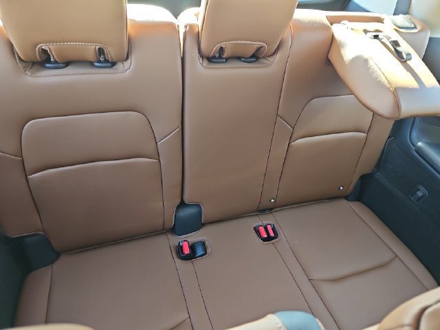 Used 2024 Nissan Pathfinder Platinum FWD image 12