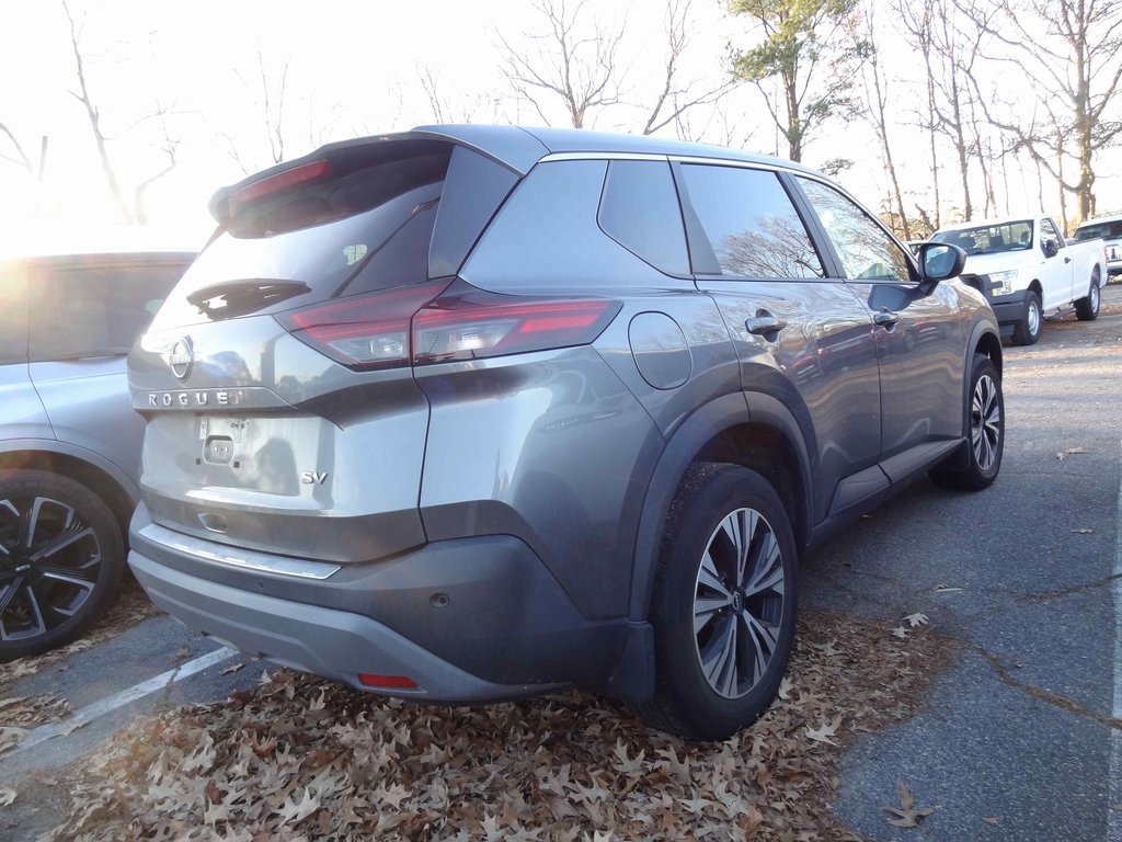 Used 2023 Nissan Rogue SV image 2