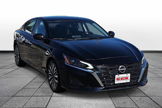 Used 2024 Nissan Altima 2.5 SV FWD image 3