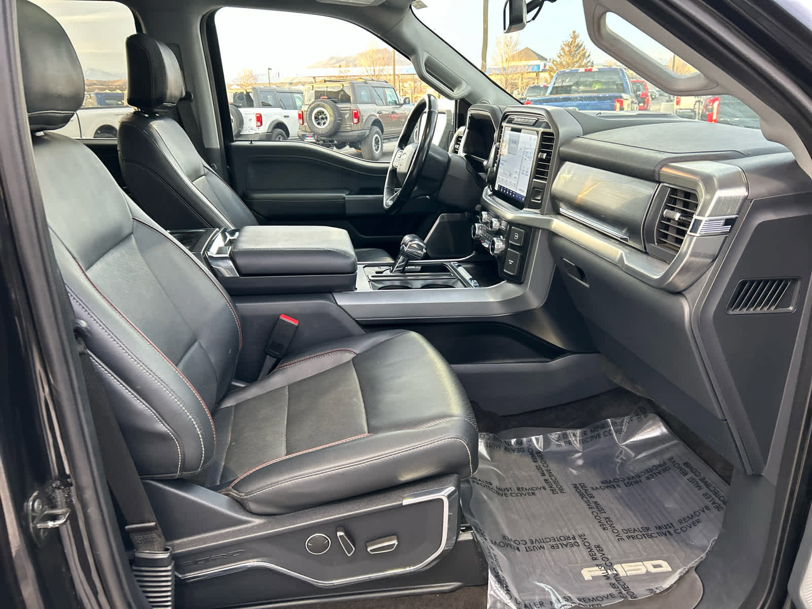 Certified 2022 Ford F150 Lariat w/ Equipment Group 502A High image 19