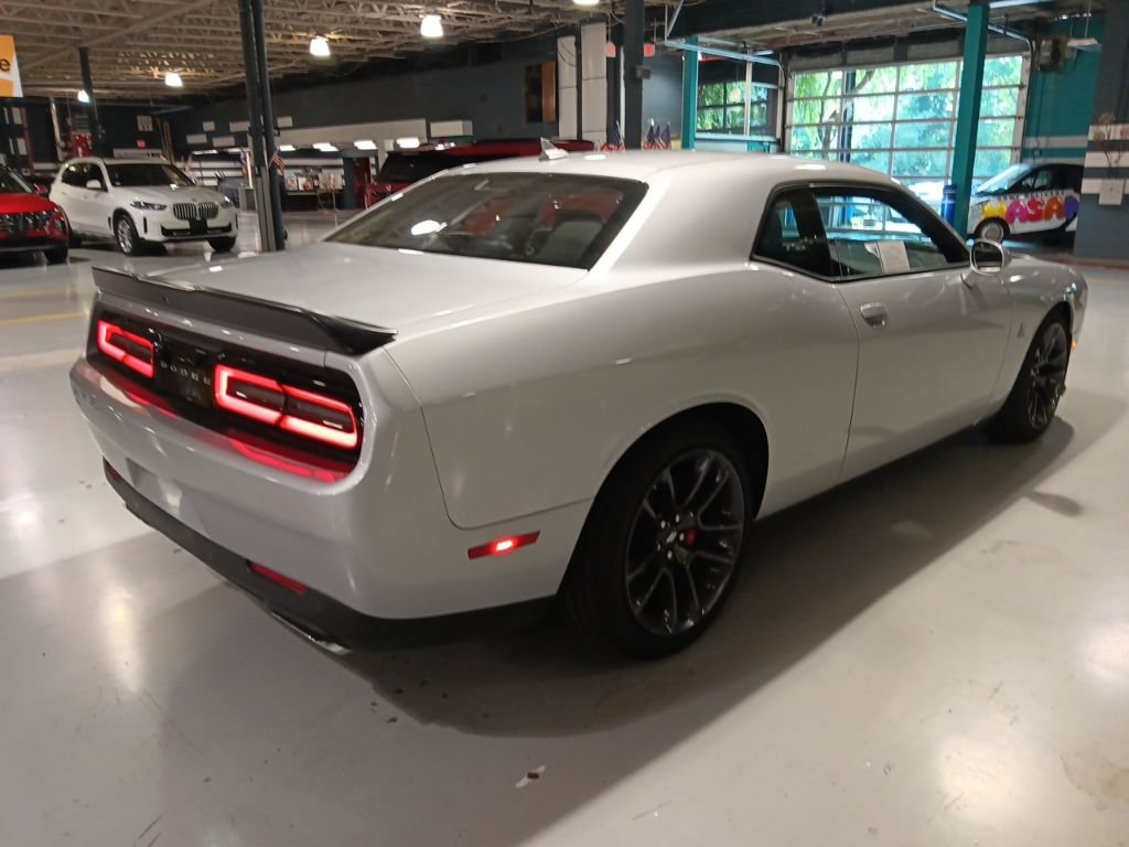 Used 2021 Dodge Challenger R/T Scat Pack RWD image 6