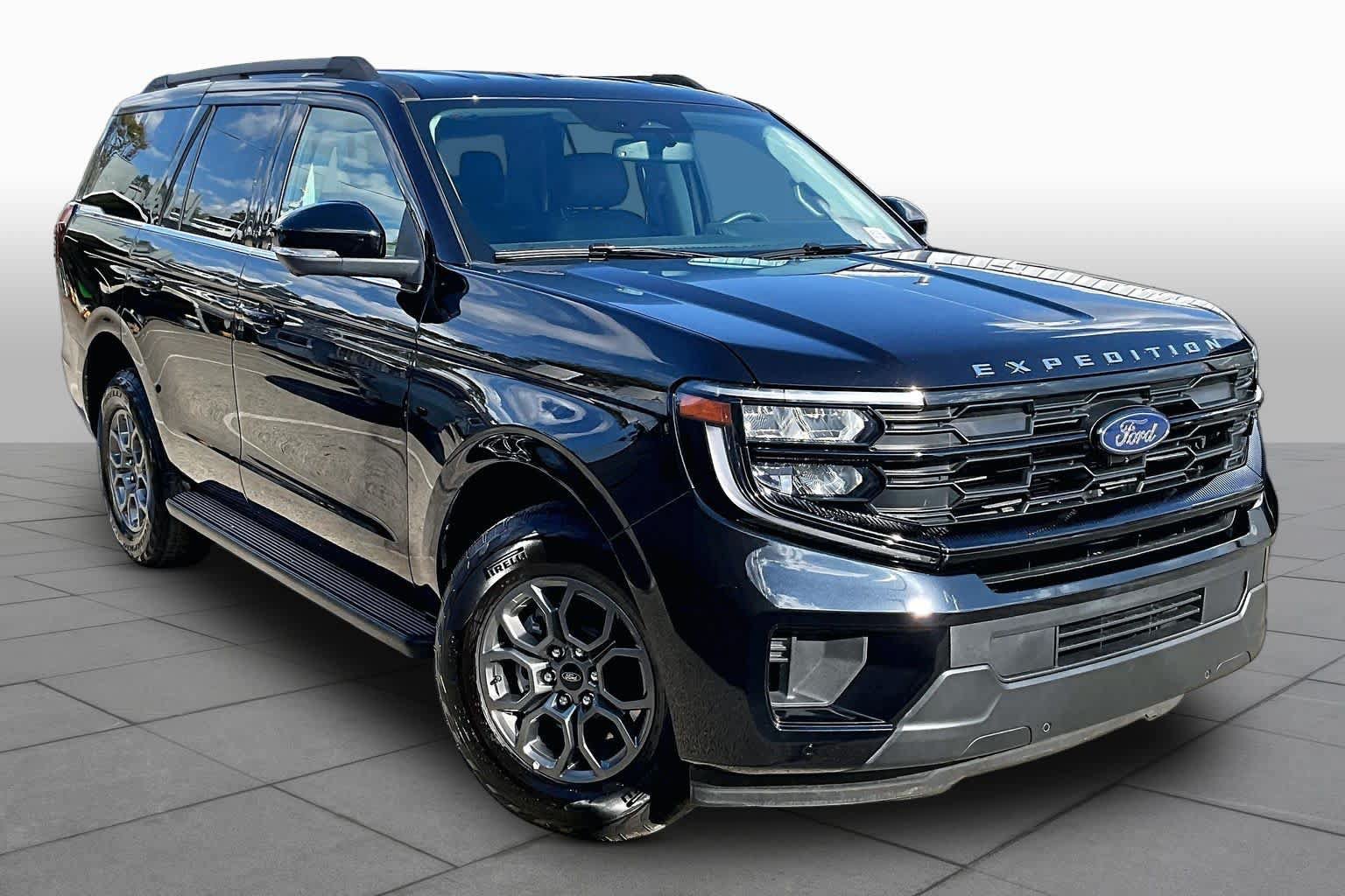 Certified 2026 Ford Expedition Active RWD image 3