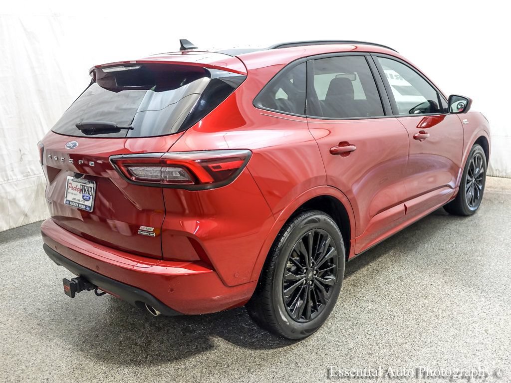 Certified 2023 Ford Escape ST-Line Elite w/ Premium Technology Package AWD/4WD image 7