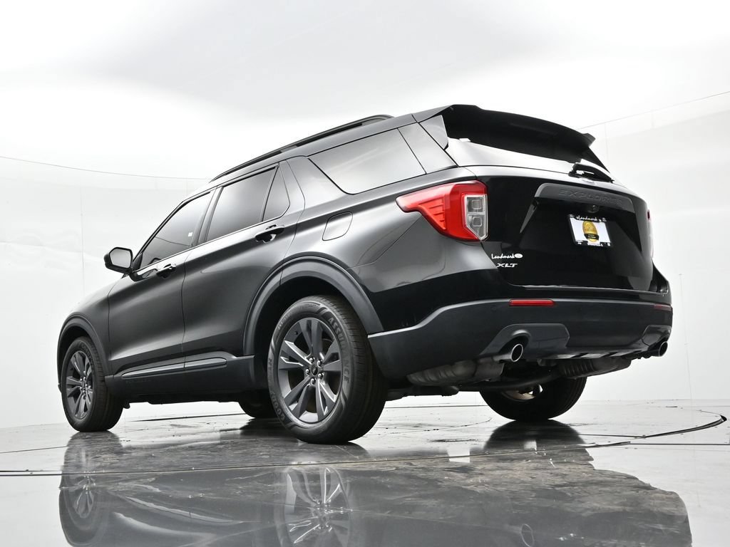 Certified 2022 Ford Explorer XLT w/ Equipment Group 202A RWD image 26