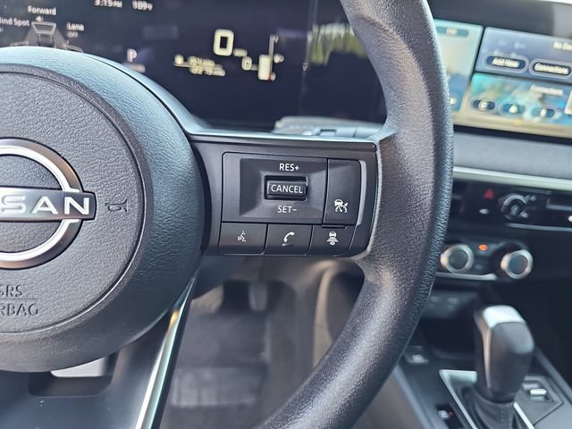 Used 2025 Nissan Kicks SV FWD image 18