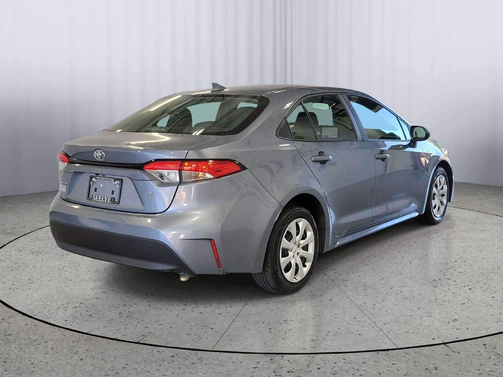 Used 2024 Toyota Corolla LE FWD image 2